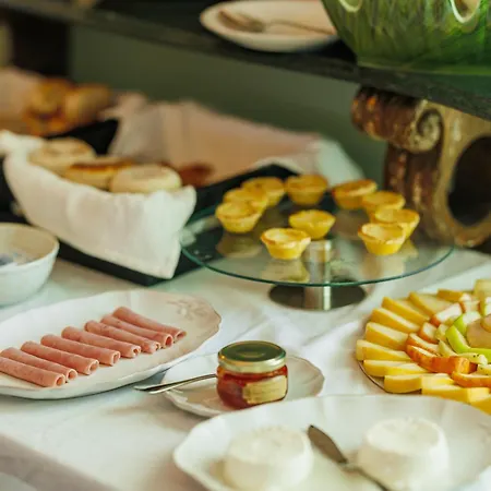 Πανσιόν Solar Dos Cantos Botanic House & Garden 3*