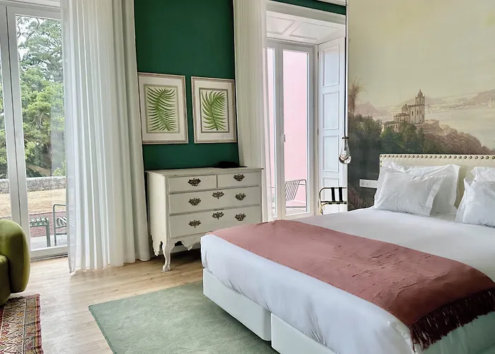 Solar Dos Cantos Botanic House & Garden